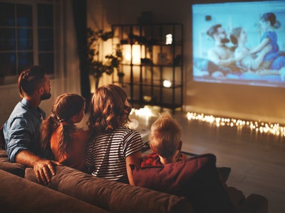 Confinement : SFR offre des chaînes TV à ses abonnés