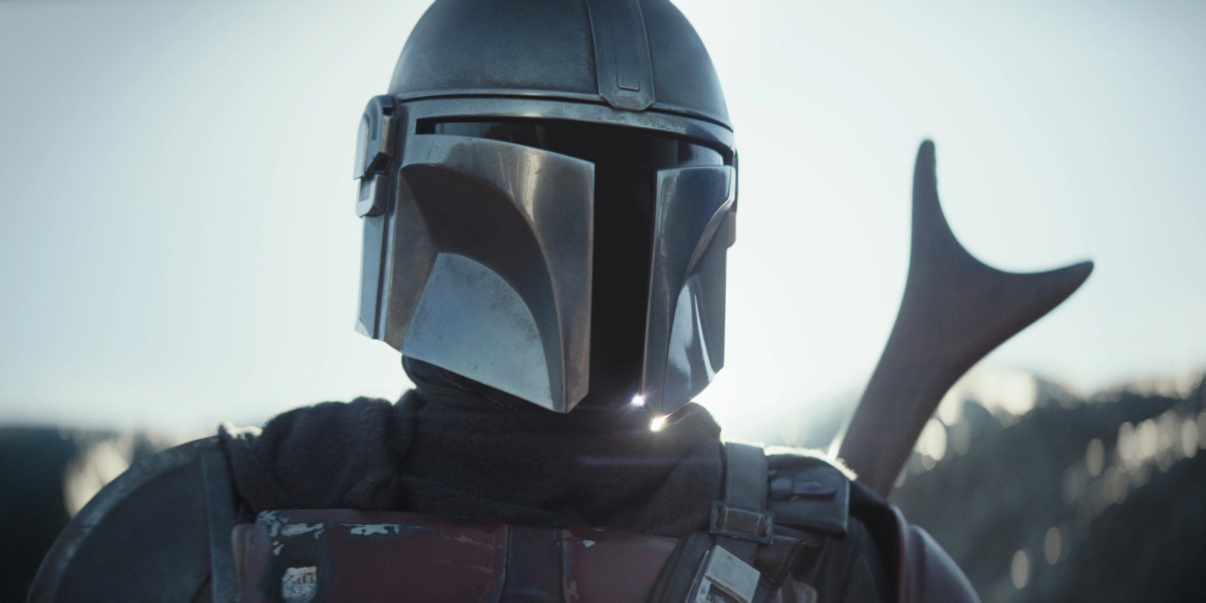 Pedro Pascal dans le rôle du Mandalorian sur Disney+.