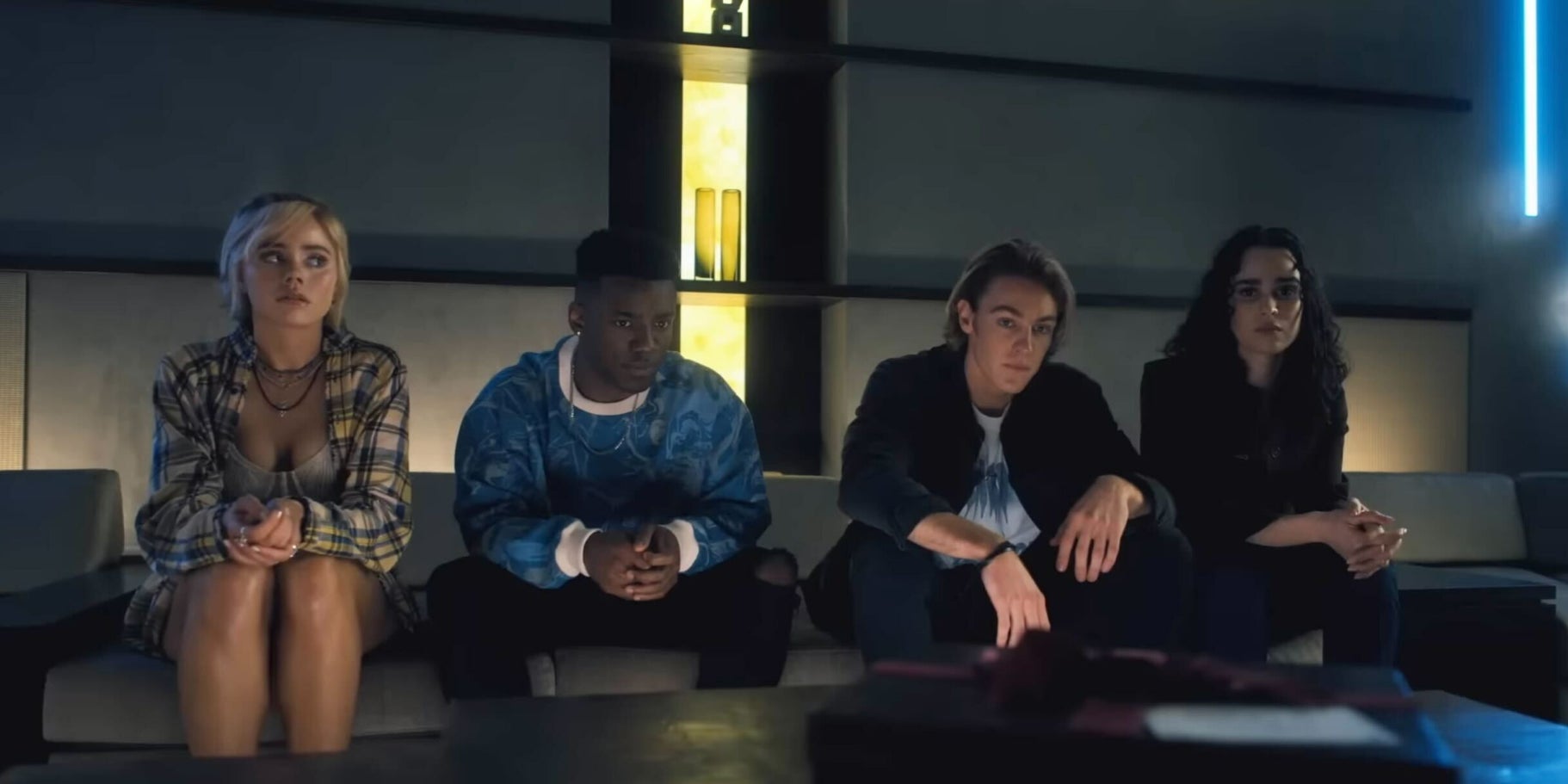 Addy Prentiss (Annalisa Cochrane), Cooper Clay (Chibuikem Uche), Nate Macauley (Cooper van Grootel) et Bronwyn Rojas (Marianly Tejada) dans la saison 2 de Qui ment ?.