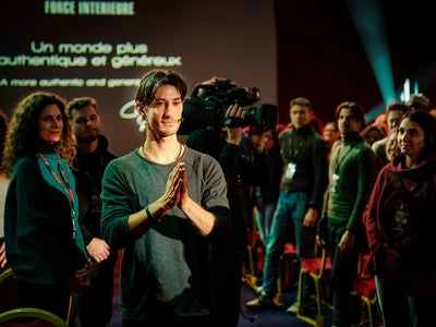 Gourou en VOD chez SFR : le film avec Pierre Niney est-il inspiré d’une histoire vraie ?
