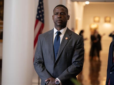 Paradise : le thriller aux rebondissements arrive sur Disney+