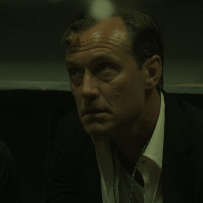 Black Rabbit : la nouvelle série dramatique avec Jude Law et Jason Bateman arrive sur Netflix