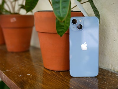 Shopping d'été : l’iPhone 14 reconditionné est à prix réduit chez SFR