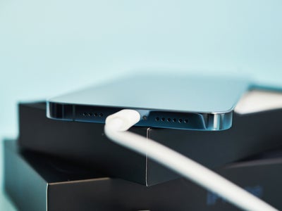 Quel chargeur utiliser pour un iPhone ?