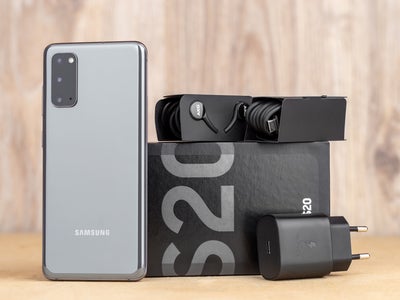 Samsung envisagerait de vendre ses smartphones sans chargeur