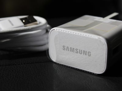 Samsung : le Galaxy S21 sera fourni sans chargeur