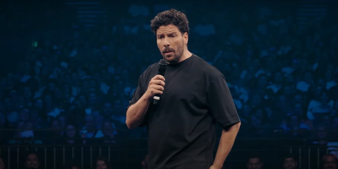 Redouane Bougheraba et son spectacle "On m'appelle Marseille" arrivent sur Prime Video. 