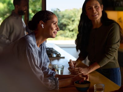 Bon plan : les AirPods 4 avec réduction active de bruit à petit prix chez SFR