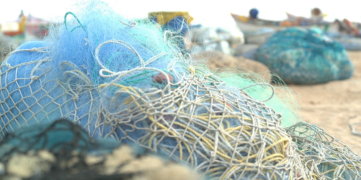 Samsung a développé un nouveau matériau constitué de filets de pêche recyclés, qui sera utilisé dans tous ses produits, à commencer par le prochain smartphone Galaxy.